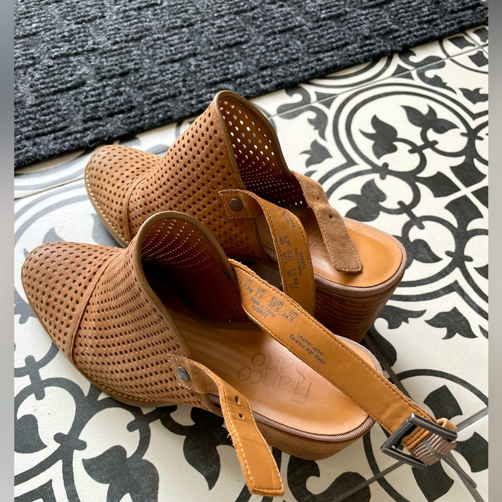 Franco Sarto leather heels size 7.5